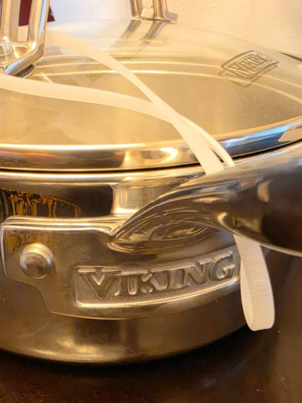 Viking 3-Ply Bonded Stainless Steel Sauce Pan Pot 1.5Q w/vinted lid